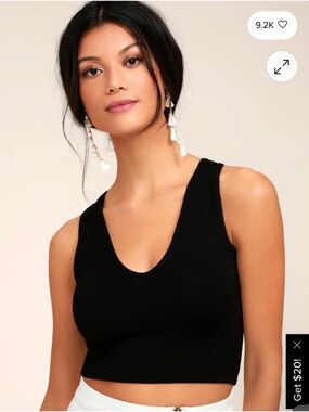 Lulu's Black V-Neck Cropped Tank